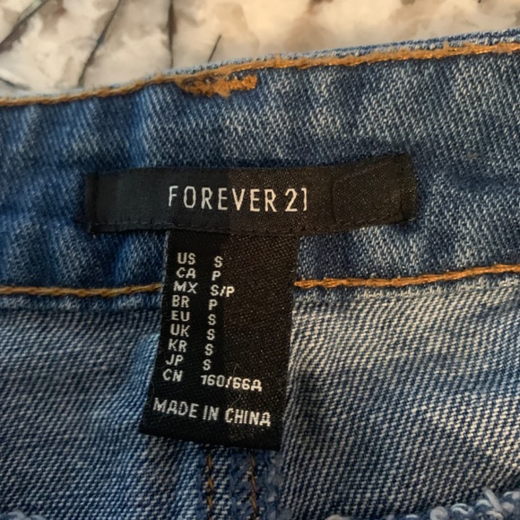 Forever 21 true love denim stretch mini. Worn a few‎ times - Picture 4 of 4